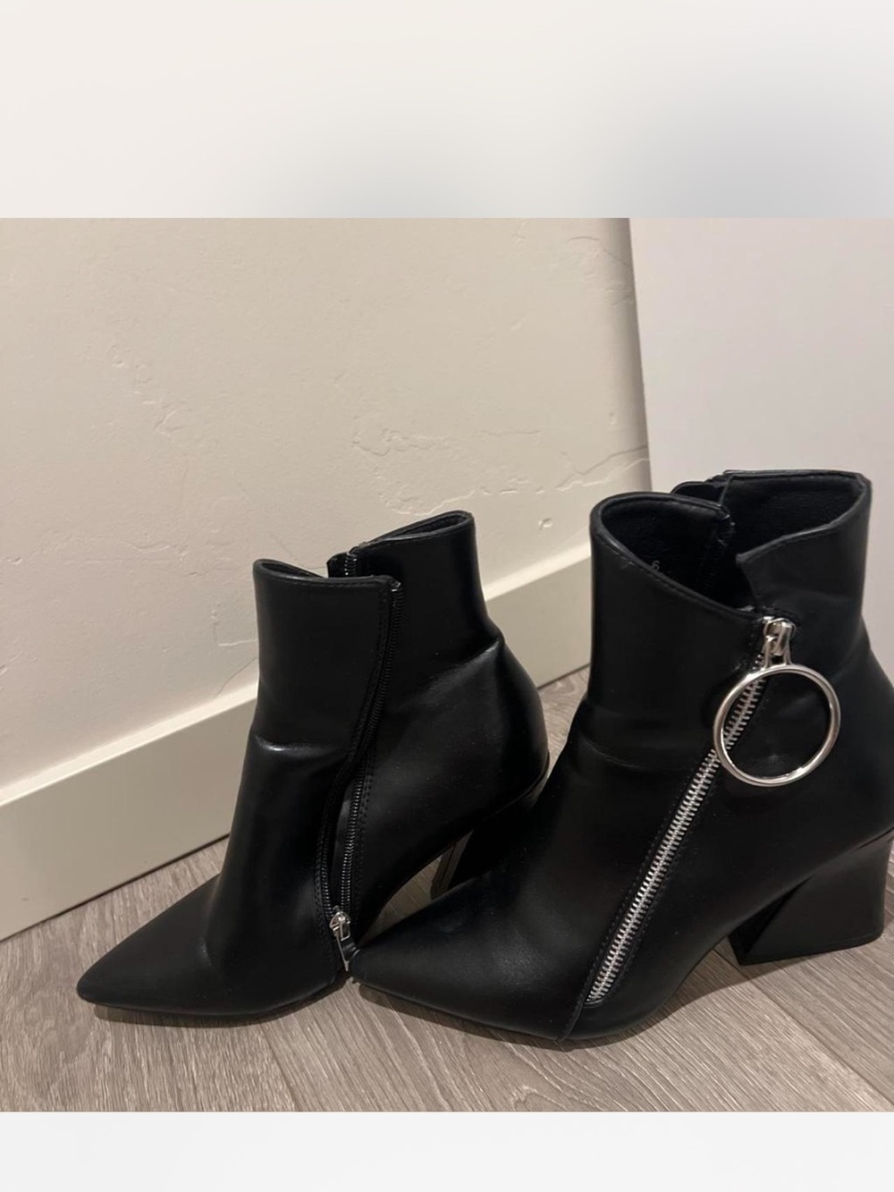 Black Ring-Zip Pointed Ankle Boots